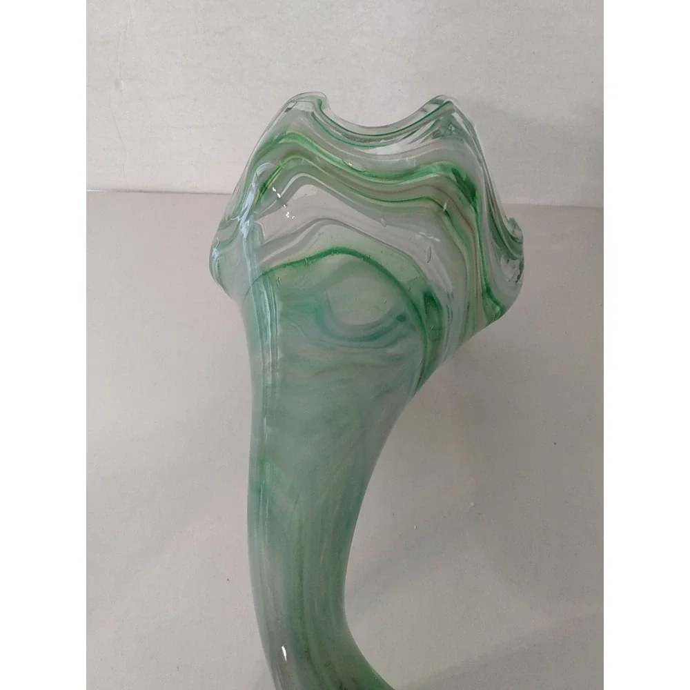 Slag Glass Stretch Ruffled Top Vase Green Swirl Art Glass Centerpiece 10